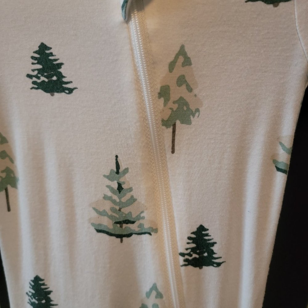 Newborn Kyte Green Tree zipped footie - Picture 2 of 4